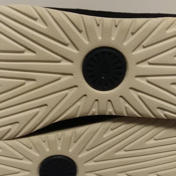 UGG Freamon Capra Chukka Boots Men’s 8.5 Black Leather Casual Comfort - Picture 11 of 13